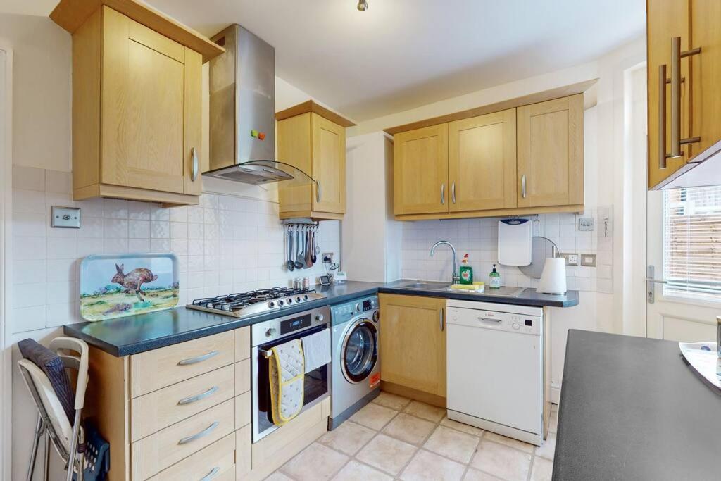 Spacious 2Bd Apartment Cricklewood 런던 외부 사진