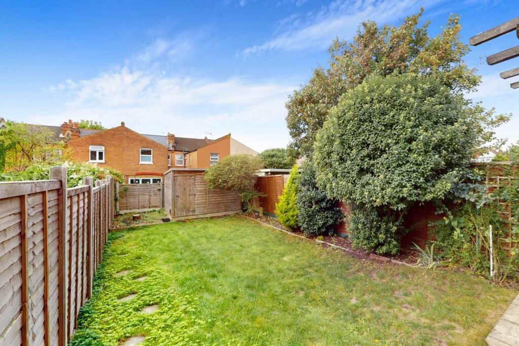 Spacious 2Bd Apartment Cricklewood 런던 외부 사진